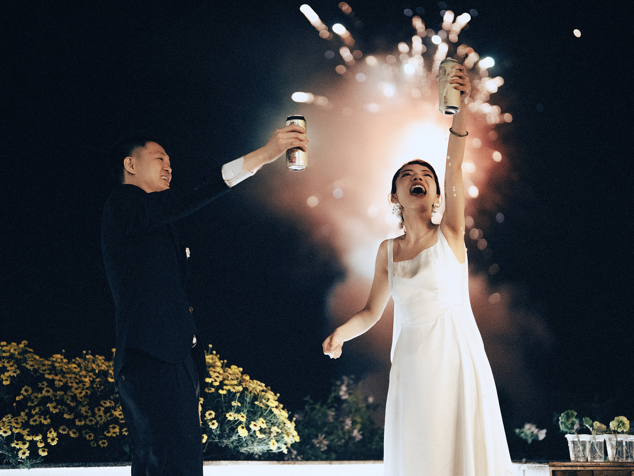 ZHANG & YU 在贵州安顺山间民宿婚礼现场的真实瞬间